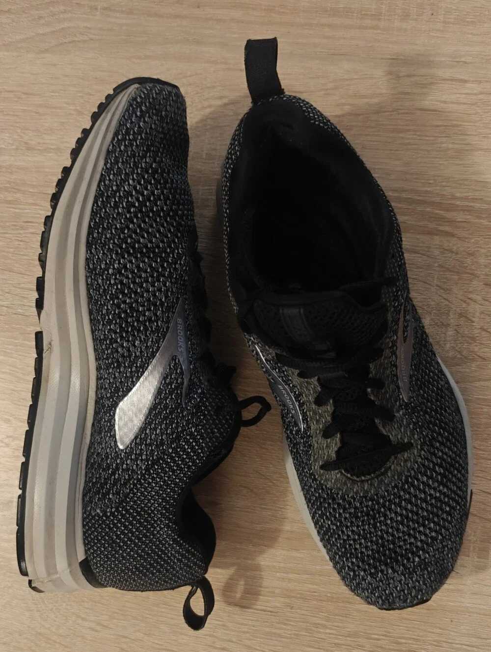 Brooks Transmit Running Shoes Black Silver Grey Womens 10 Walking